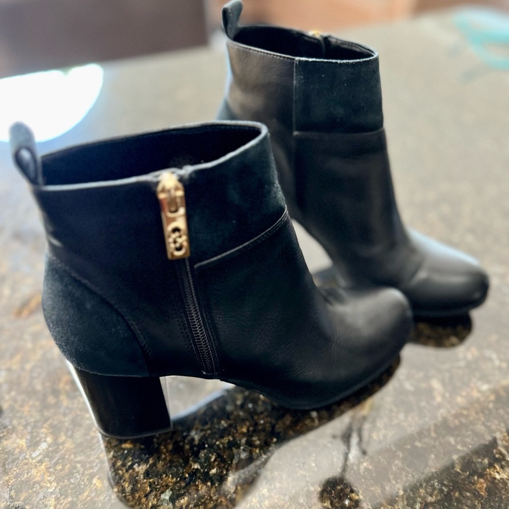 Cole Haan size 8 booties in mint condition ✨leather bootie / suede on top